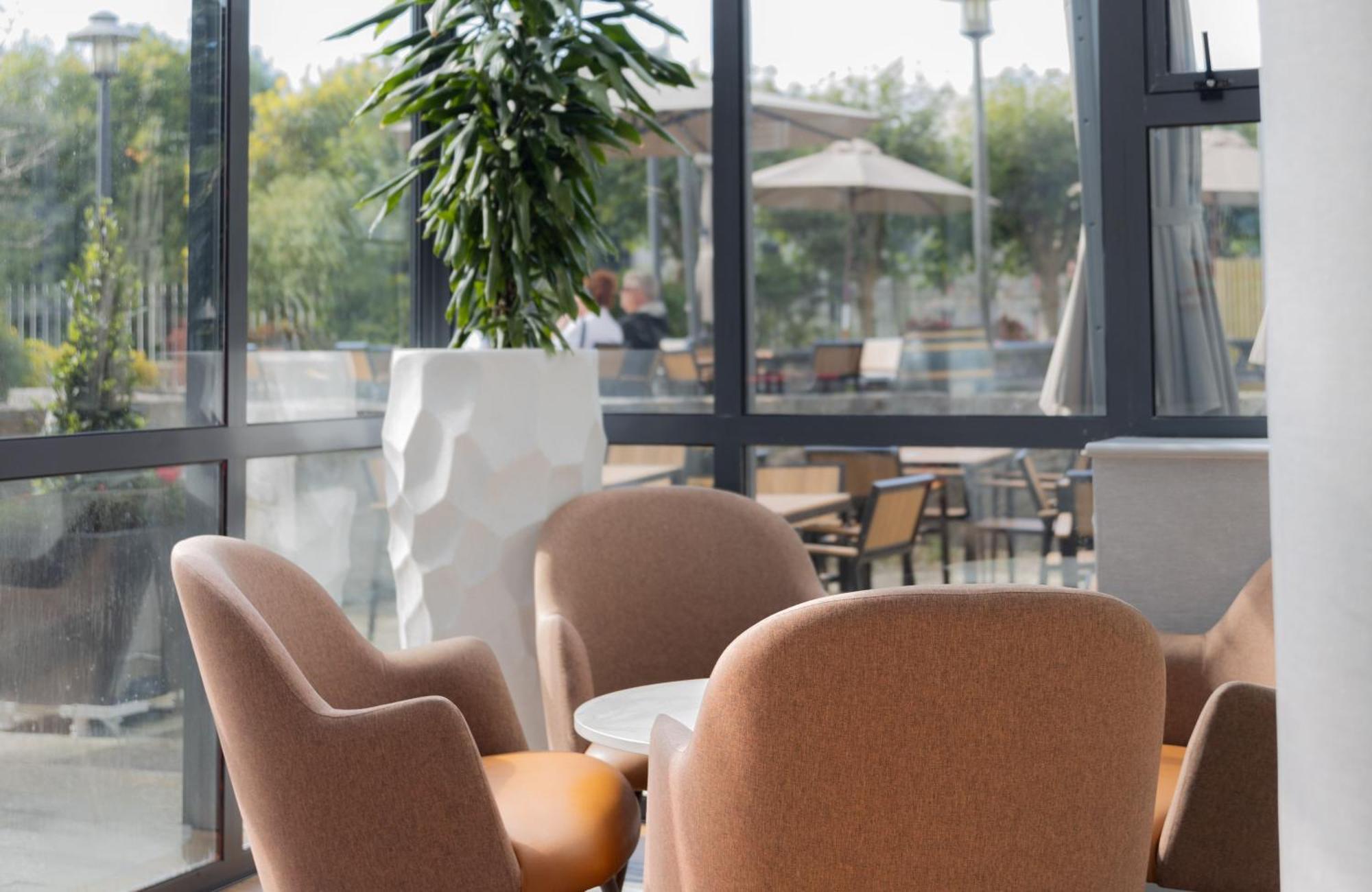 Leonardo Hotel Galway Buitenkant foto